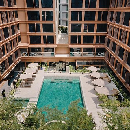 Nysa Hotel Bangkok Sukhumvit 11 المظهر الخارجي الصورة The hotel's courtyard