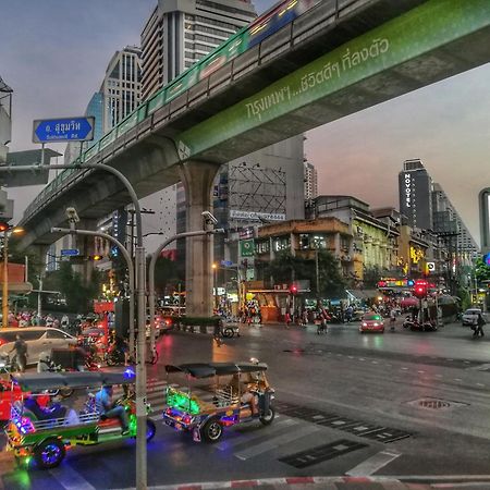 Nysa Hotel Bangkok Sukhumvit 11 المظهر الخارجي الصورة The station in 2019