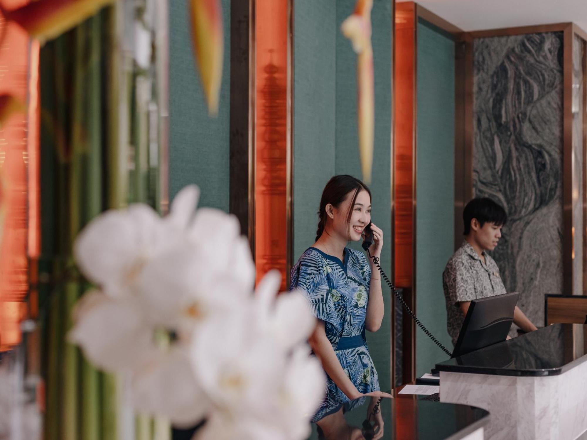 Nysa Hotel Bangkok Sukhumvit 11 المظهر الخارجي الصورة Concierge at Mandarin Oriental, Bangkok
