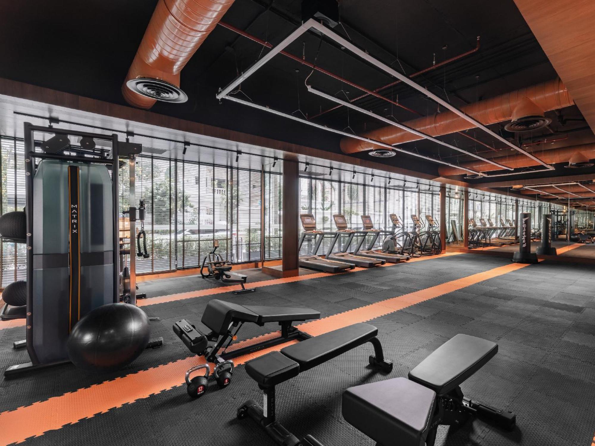 Nysa Hotel Bangkok Sukhumvit 11 المظهر الخارجي الصورة The gym at the hotel
