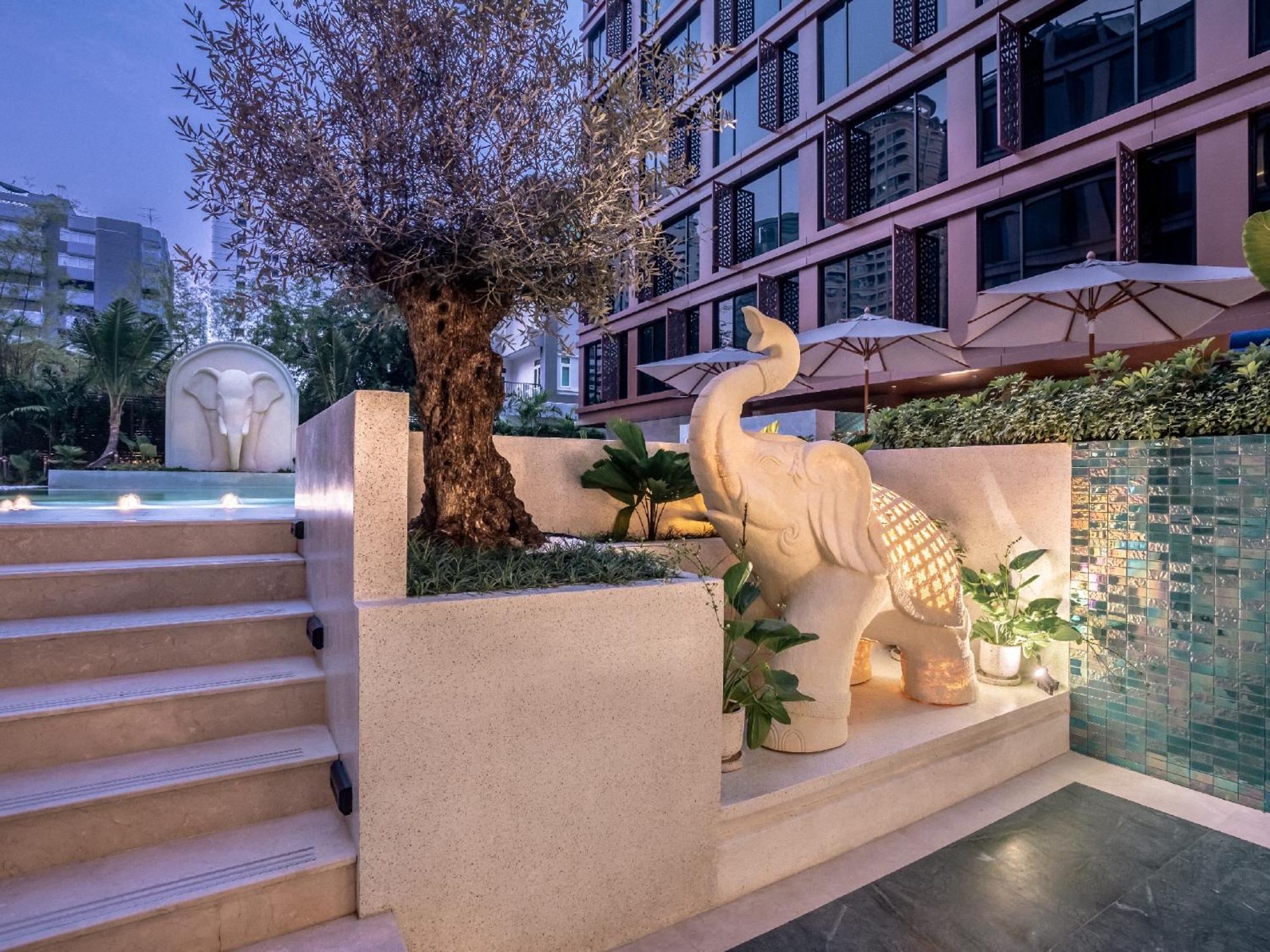 Nysa Hotel Bangkok Sukhumvit 11 المظهر الخارجي الصورة The hotel's pool