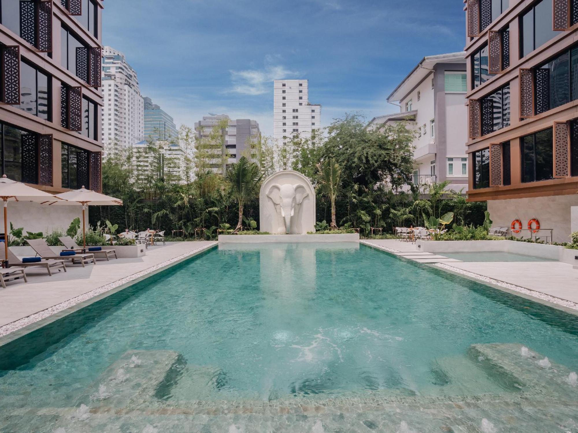 Nysa Hotel Bangkok Sukhumvit 11 المظهر الخارجي الصورة The swimming pool at the hotel