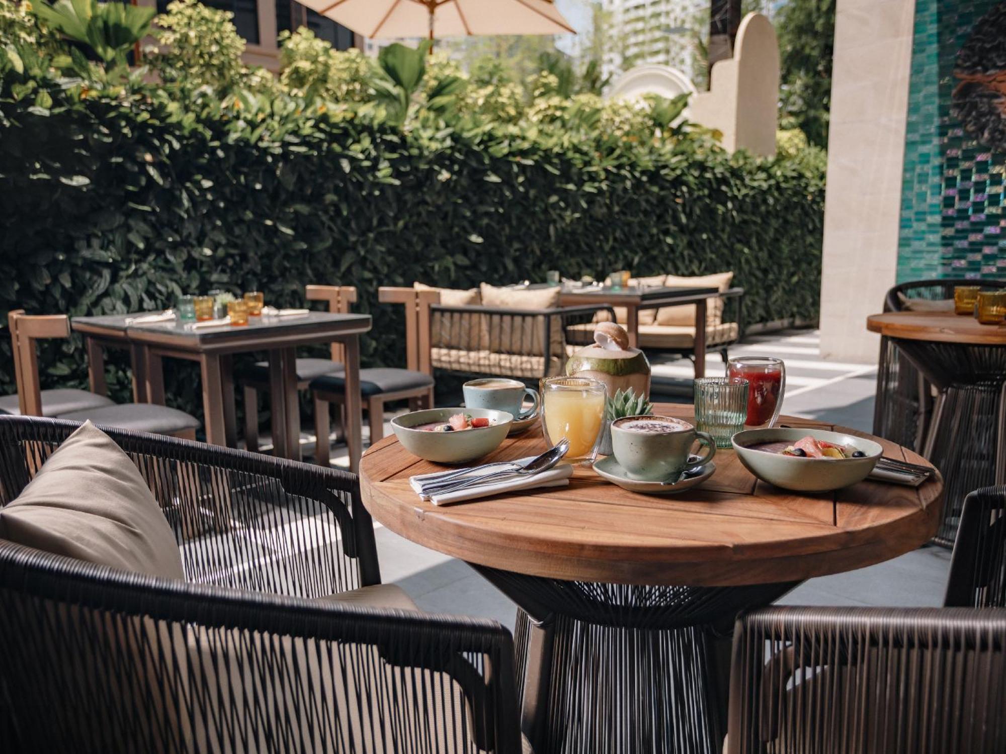 Nysa Hotel Bangkok Sukhumvit 11 المظهر الخارجي الصورة The Terrace at The Standard East Village