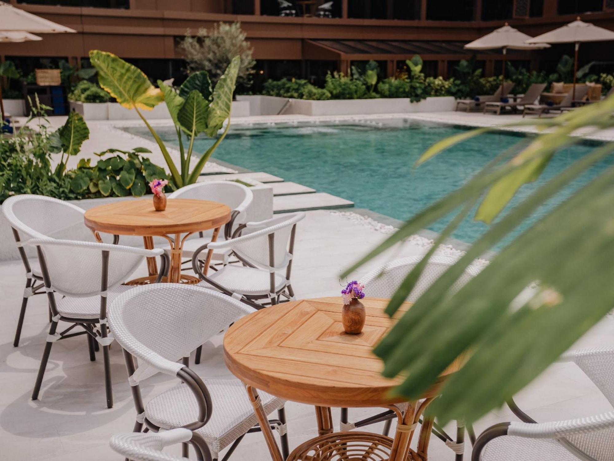 Nysa Hotel Bangkok Sukhumvit 11 المظهر الخارجي الصورة The pool at the hotel