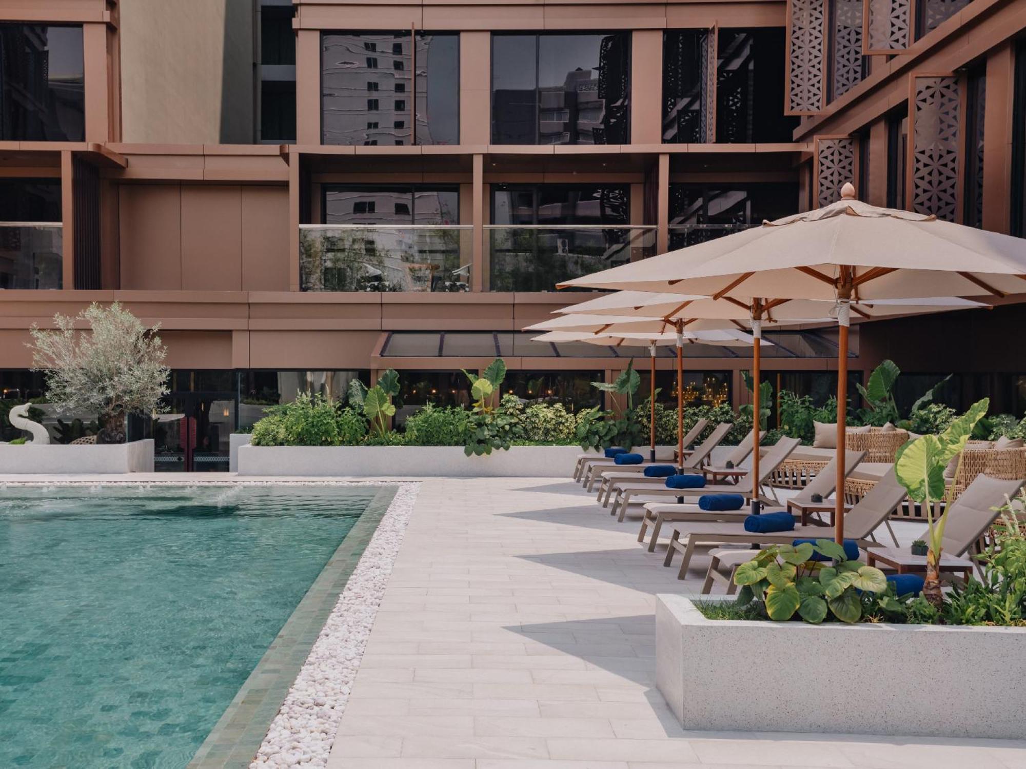 Nysa Hotel Bangkok Sukhumvit 11 المظهر الخارجي الصورة The pool at the hotel