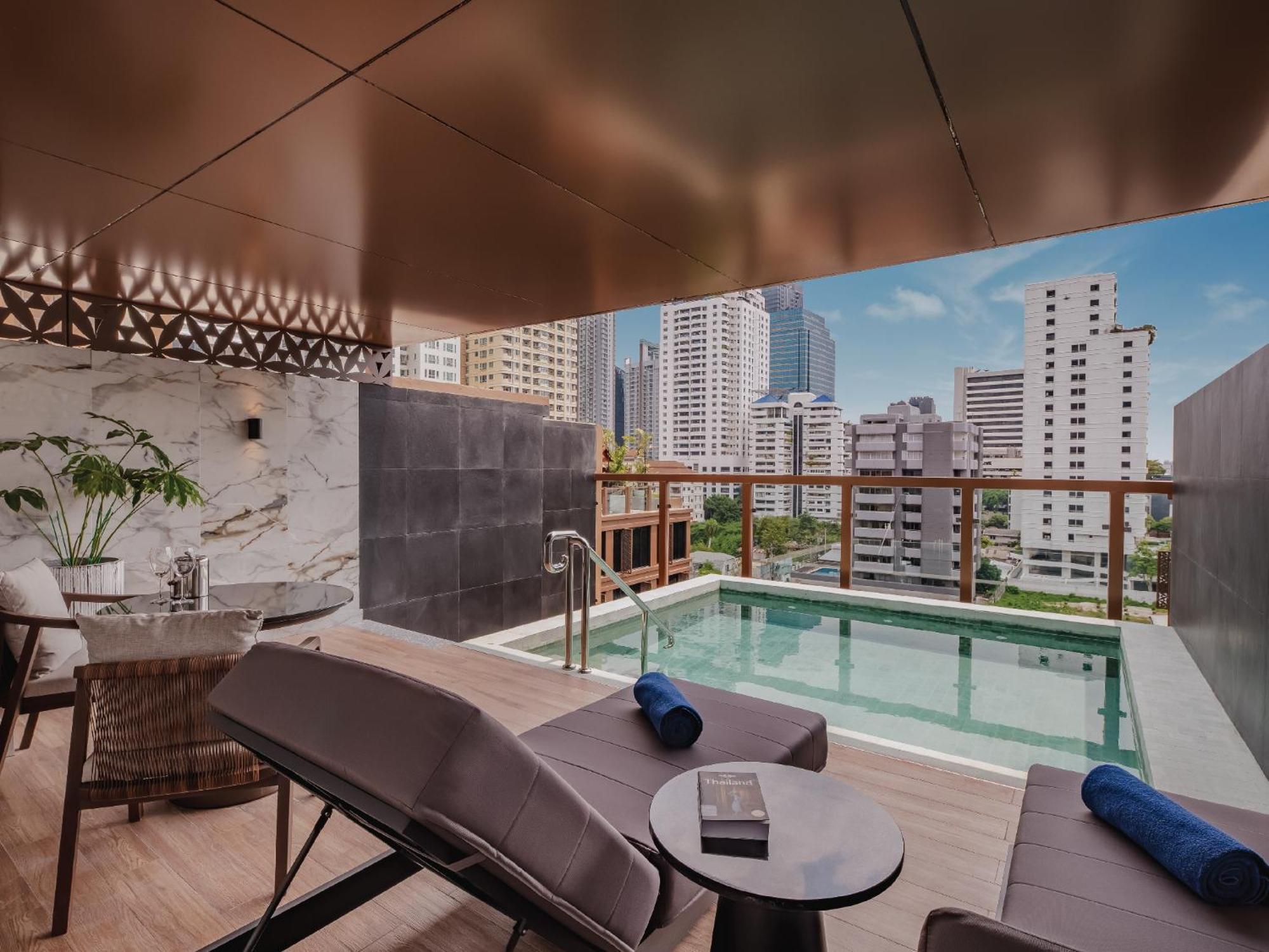 Nysa Hotel Bangkok Sukhumvit 11 المظهر الخارجي الصورة The hotel's rooftop pool