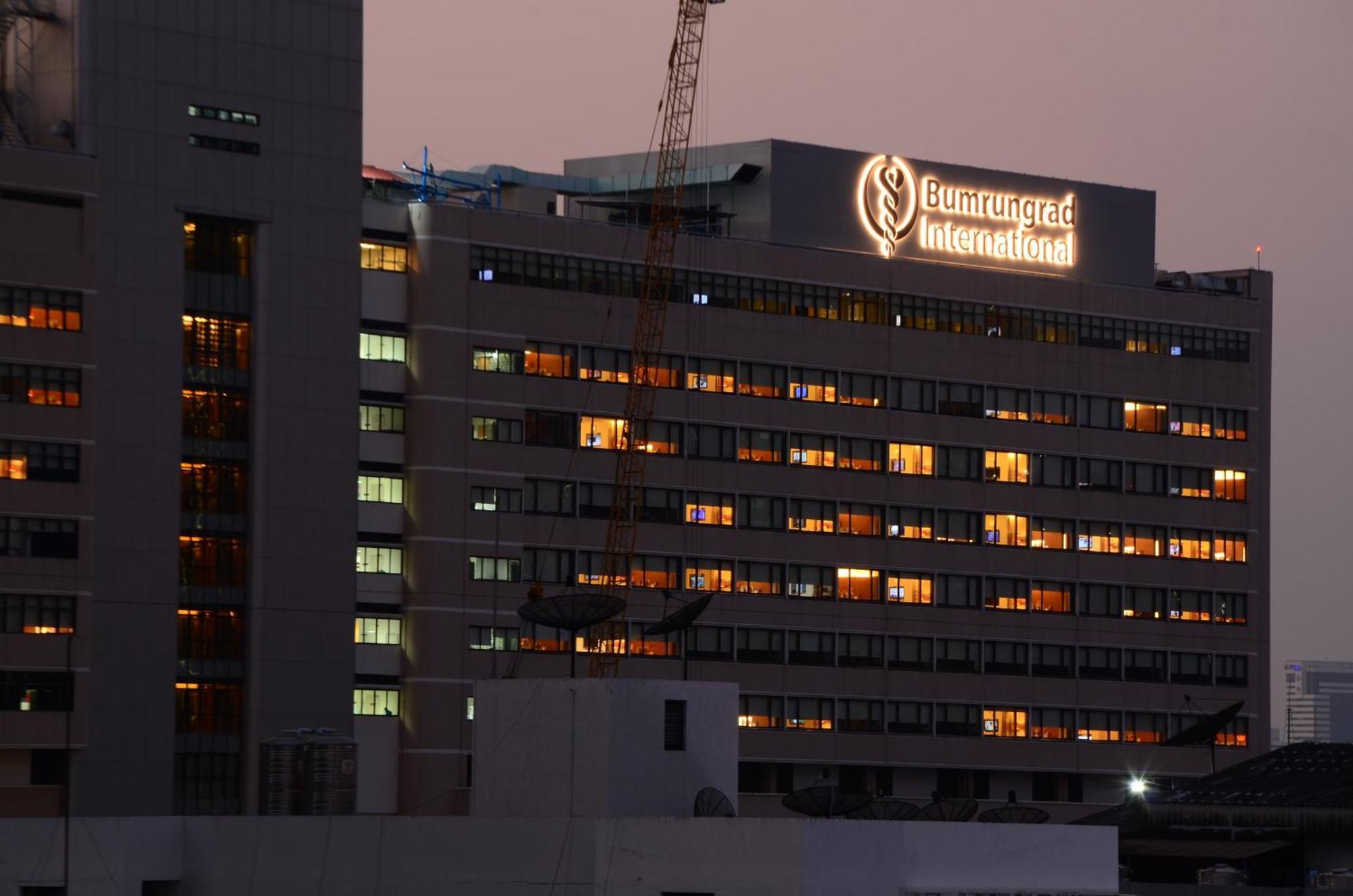 Nysa Hotel Bangkok Sukhumvit 11 المظهر الخارجي الصورة Bumrungrad International Hospital