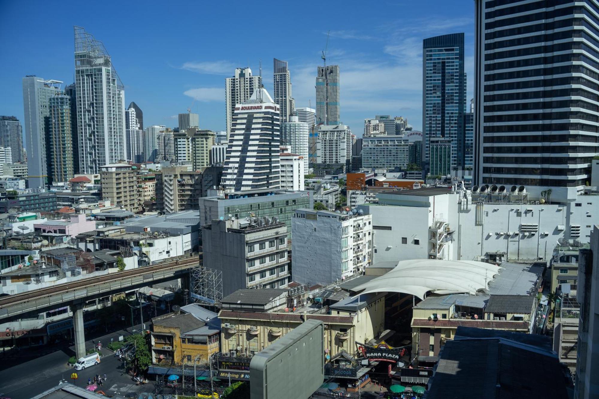Nysa Hotel Bangkok Sukhumvit 11 المظهر الخارجي الصورة San Diego skyline
